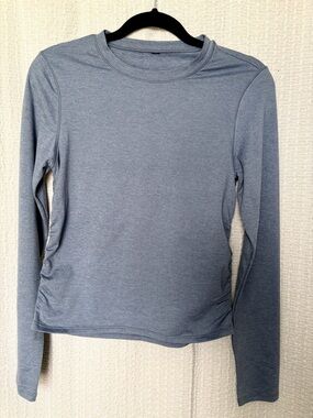 Vuori Long-Sleeve athleisure Top - blue